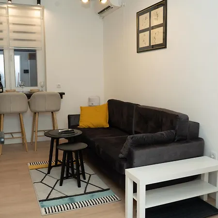 Aster Apartment *