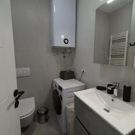 Aster Apartment *